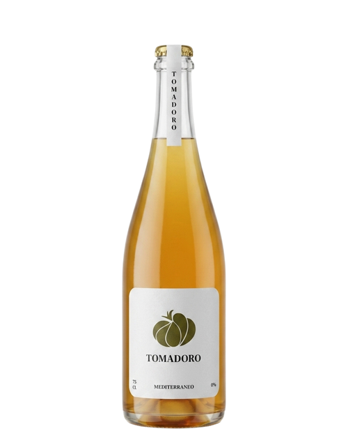 Bottle of Tomadoro Mediterraneo 75 cl, a non-alcoholic tomato-based drink and gastronomic alcohol-free alternative with 0% alcohol, white label with green tomato logo